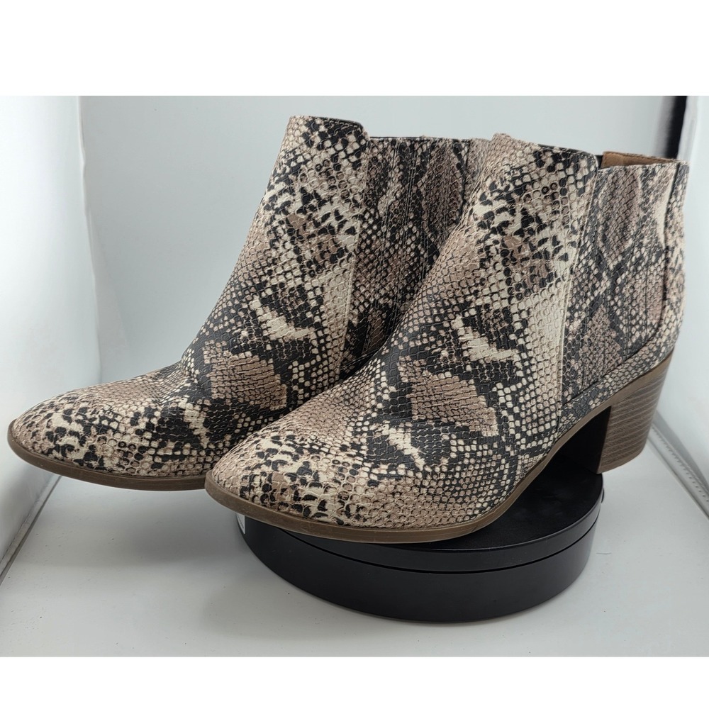 Maurices Womens Snake Print Ankle Booties Pointed Toe Block Heel Neutral Size 7R
